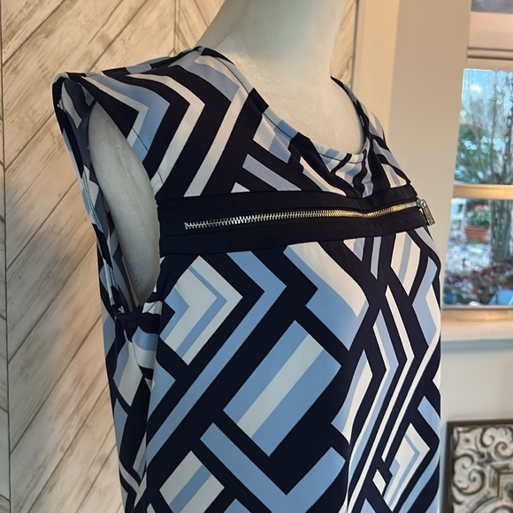 Calvin Klein sleeveless blue and white top with zipper accents, size medium. - Picture 3 of 6